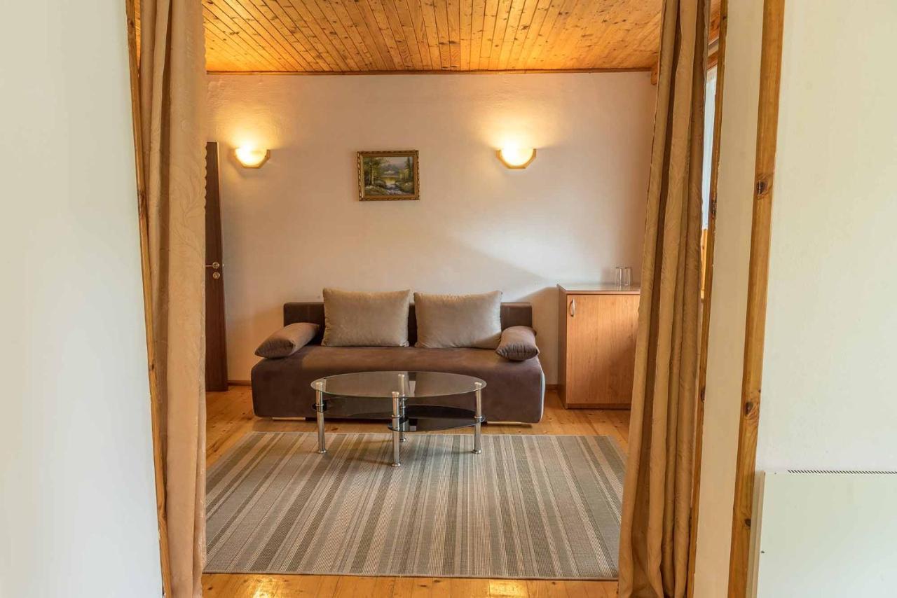 Hotel Paradise Place Kalofer Extérieur photo