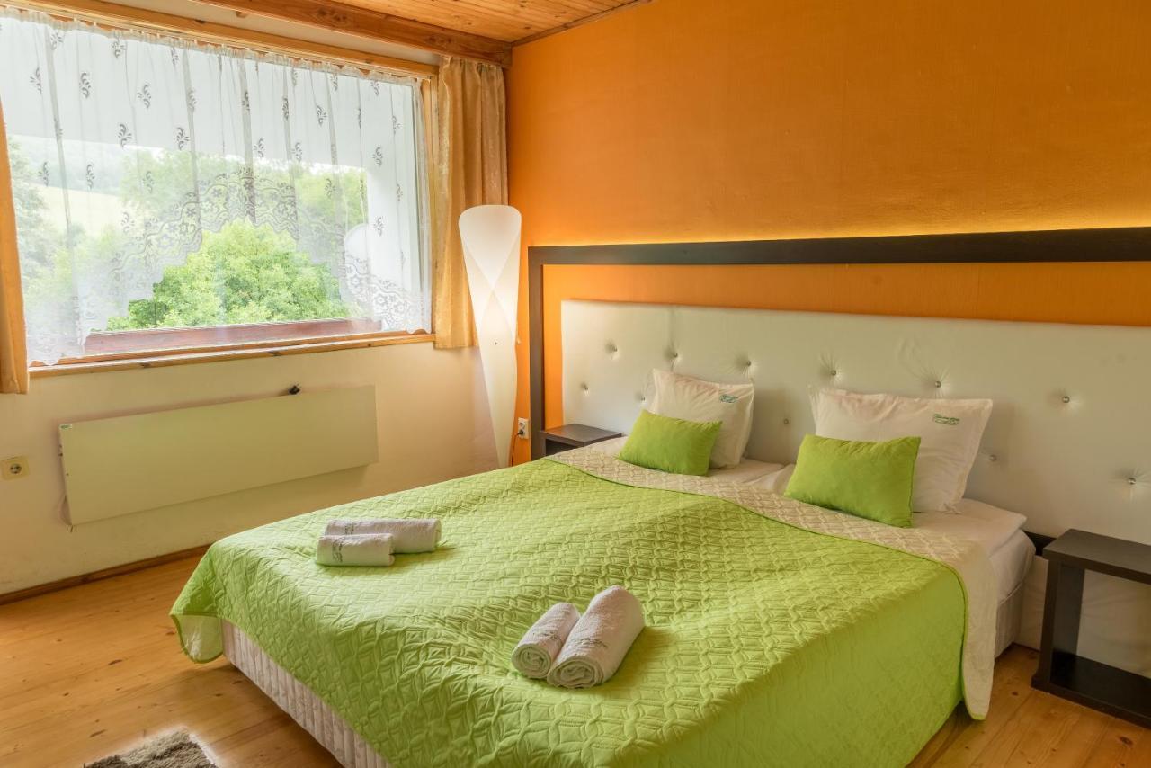 Hotel Paradise Place Kalofer Extérieur photo