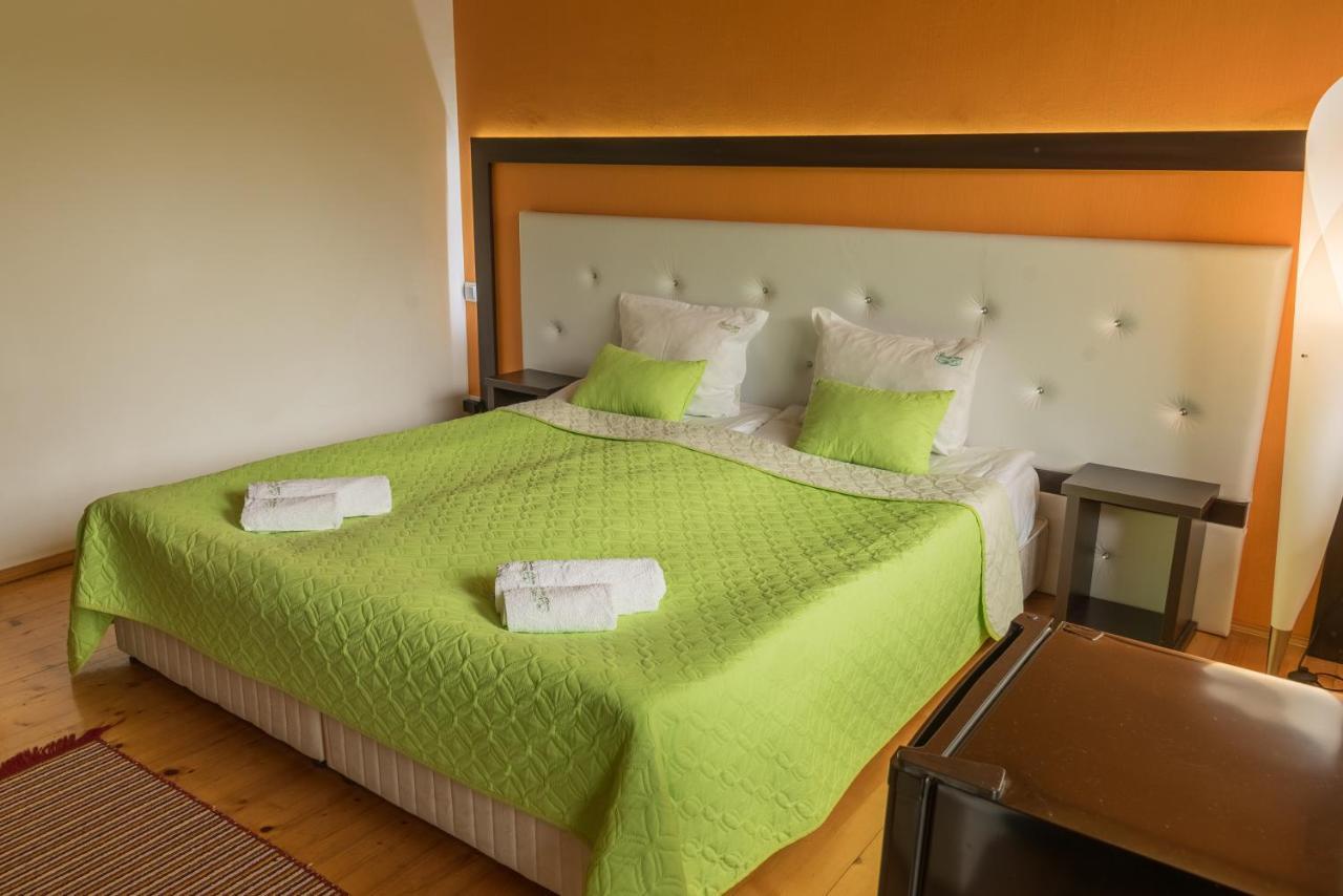 Hotel Paradise Place Kalofer Extérieur photo