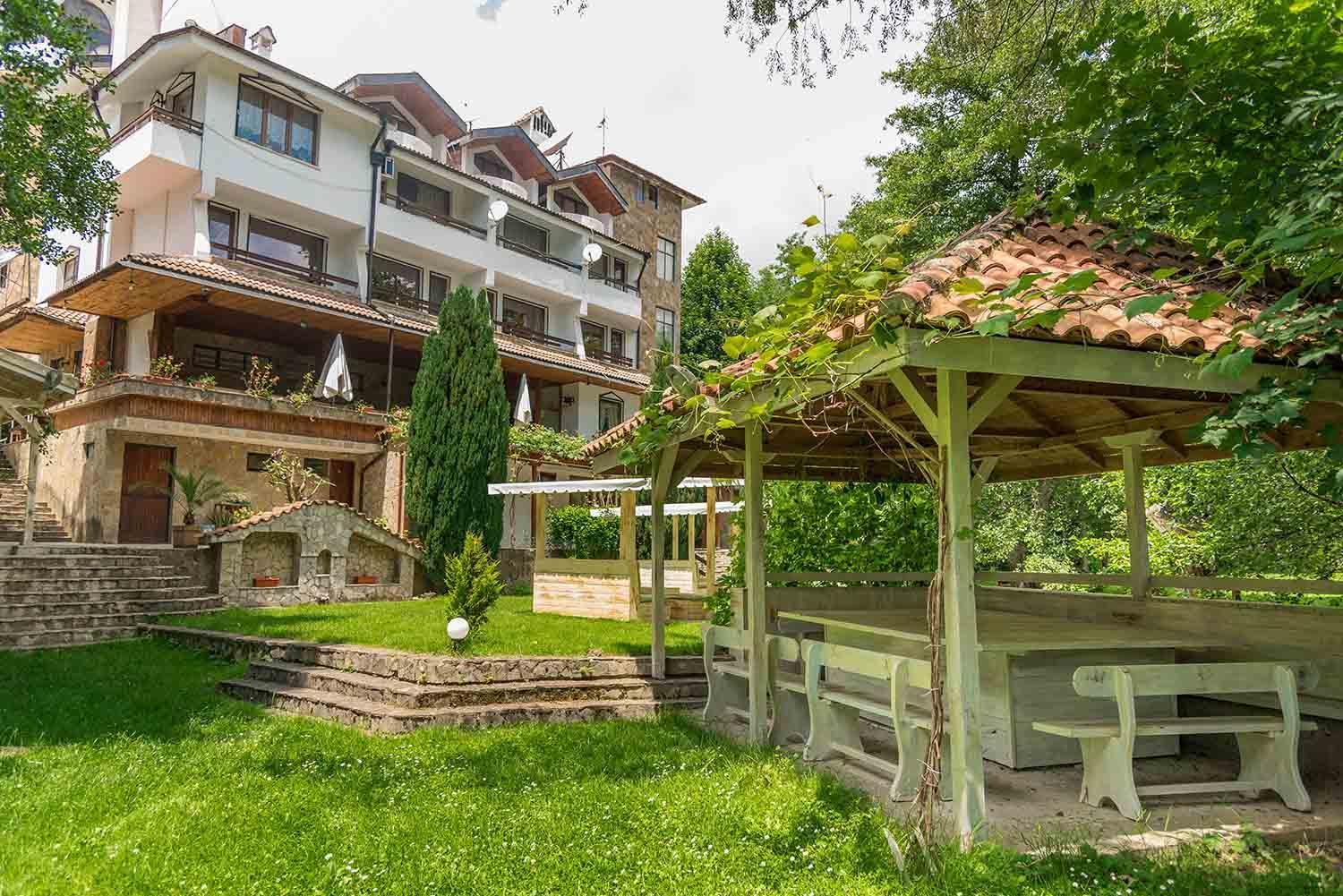 Hotel Paradise Place Kalofer Extérieur photo