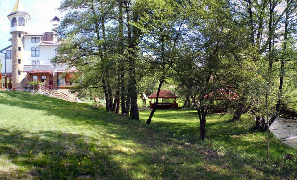 Hotel Paradise Place Kalofer Extérieur photo