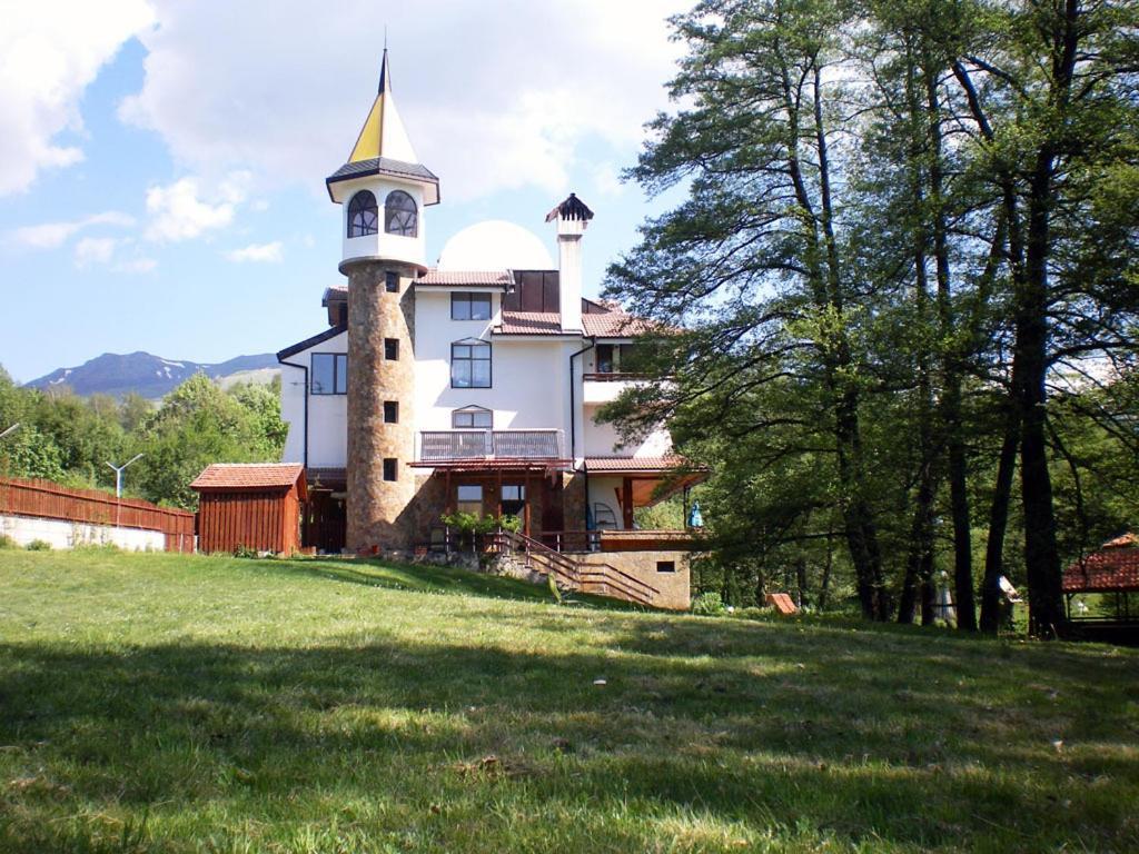 Hotel Paradise Place Kalofer Extérieur photo