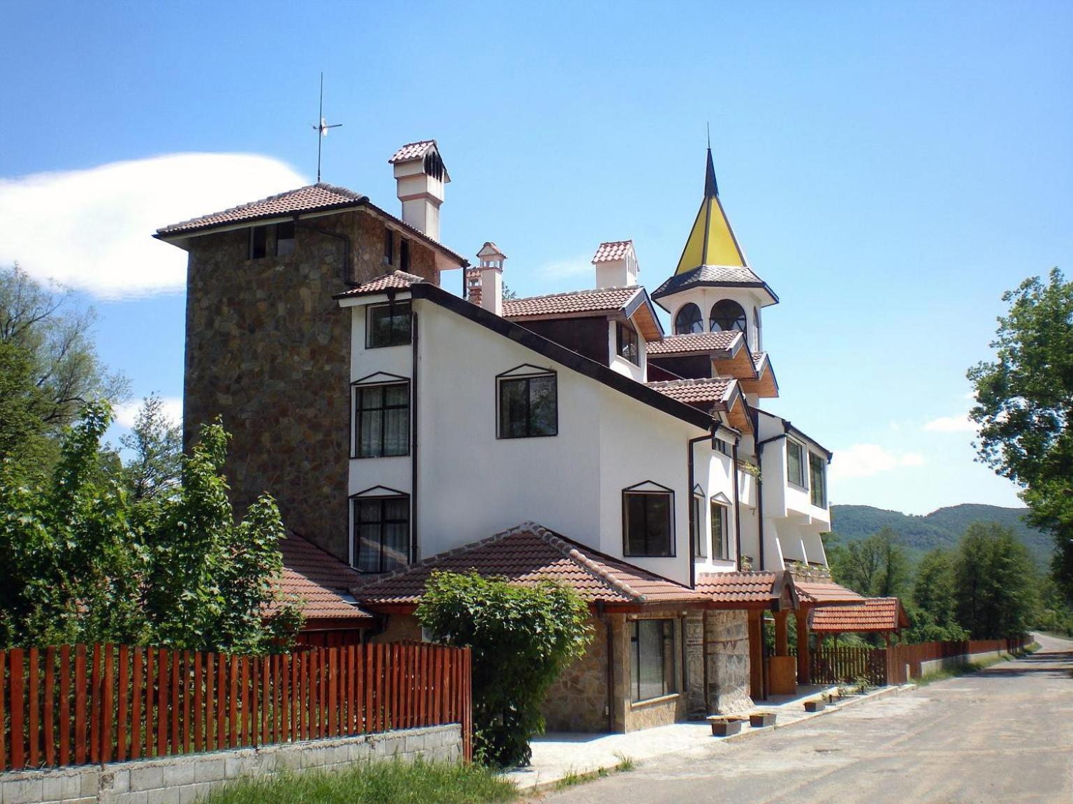 Hotel Paradise Place Kalofer Extérieur photo