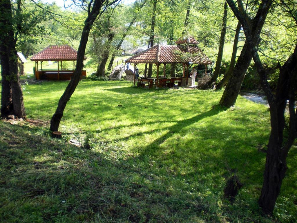 Hotel Paradise Place Kalofer Extérieur photo