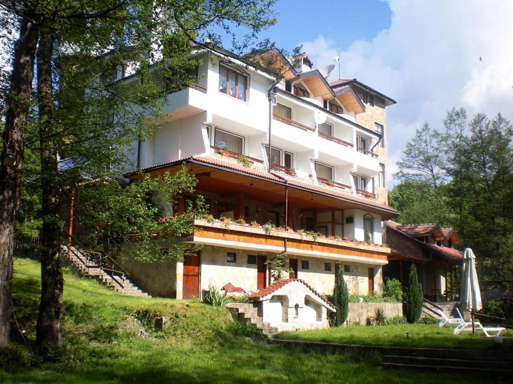 Hotel Paradise Place Kalofer Extérieur photo