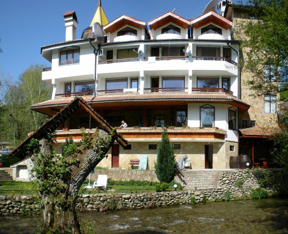 Hotel Paradise Place Kalofer Extérieur photo